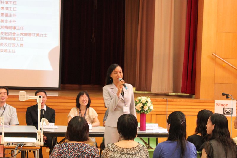 9. Net Teacher Miss Danna用英語向家長和學生介紹自己.JPG